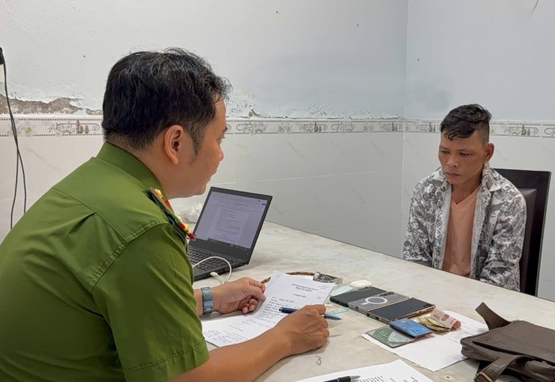 Nguyễn Đức Thành – đối tượng cầm đầu đường dây chuyên trộm cắp, tiêu thụ hàng loạt xe máy bị bắt tại Đà Nẵng. Ảnh: CACC