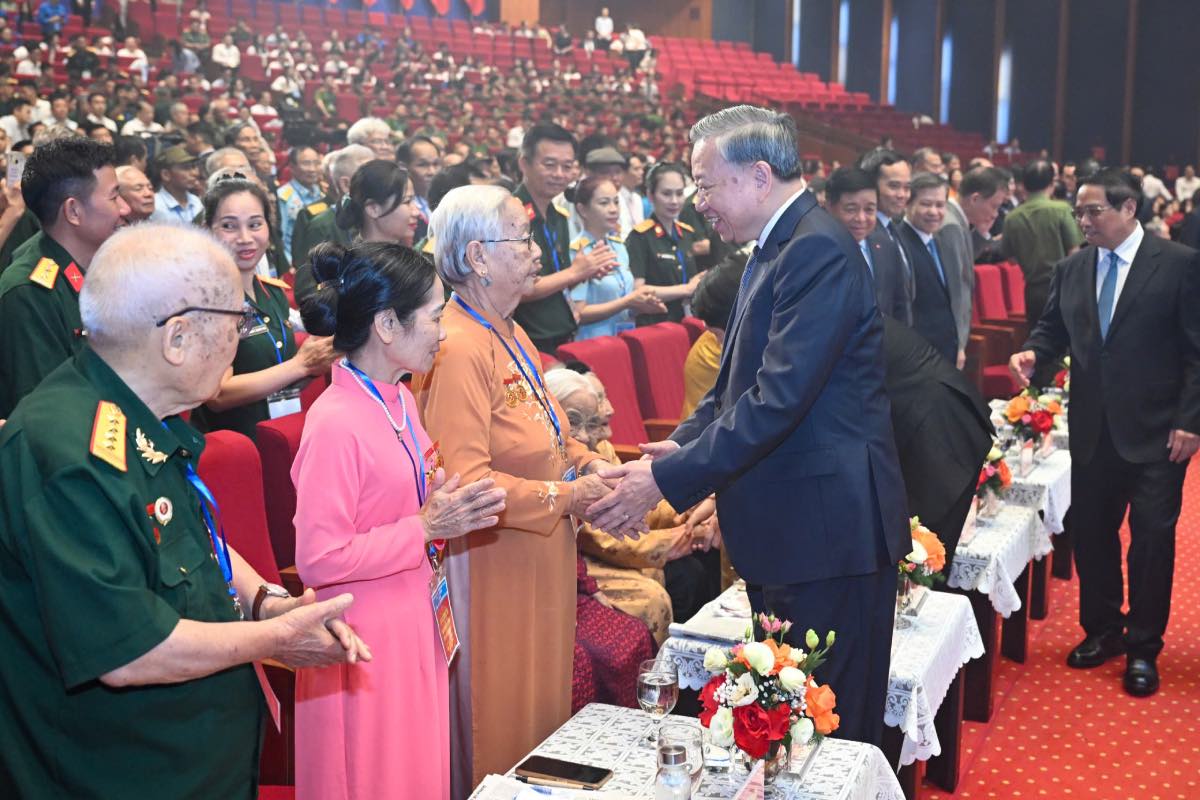 Tổng Bí thư Tô Lâm cùng lãnh đạo Đảng, Nhà nước dự cuộc gặp mặt toàn quốc người có công và nhân chứng lịch sử tiêu biểu.