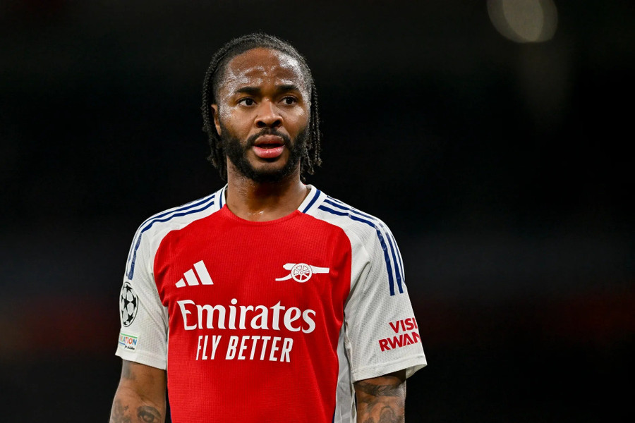 Napoli muốn mượn nhưng Chelsea lại muốn bán đứt tiền đạo cánh Raheem Sterling. arsena.jpg