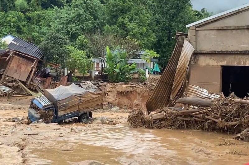 Xã Chiềng Sơ, tỉnh Sơn La bị thiệt hại nặng nè do mưa lũ vào đêm 26.7 Ảnh: Trường Sơn