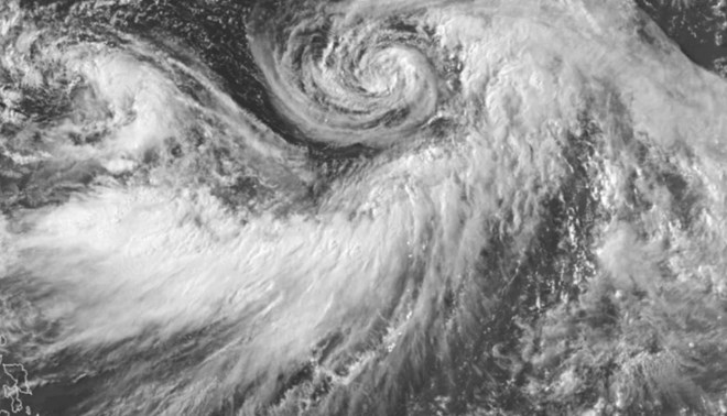 Dự báo bão và áp thấp dồn dập tháng 8