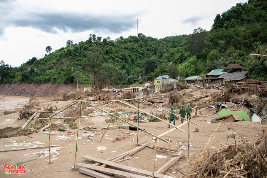 Bản Xiềng Tắm, xã Mỹ Lý tan hoang sau mưa lũ. (Ảnh: Phạm Tâm) img-6251-copy-2.jpg