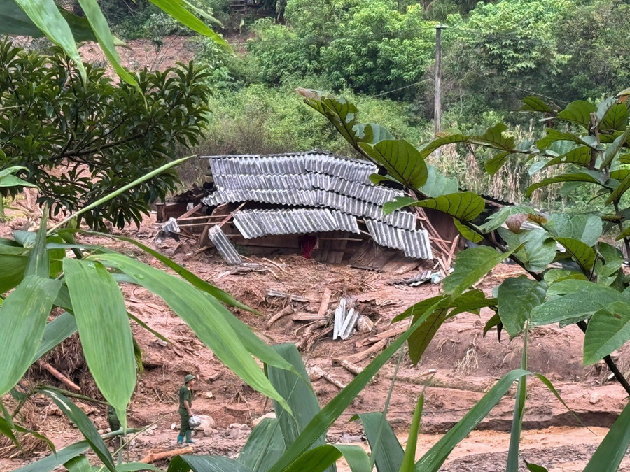 Phấn đấu đến trước 31/8, tỉnh Điện Biên sẽ hoàn thành xóa nhà tạm, nhà dột nát cho dân vùng lũ.