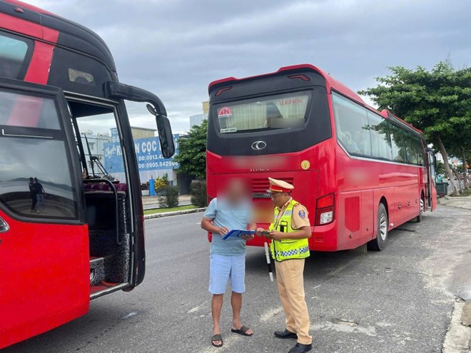 Đà Nẵng siết chặt quản lý vận tải hành khách, xử lý nghiêm xe dù, bến cóc