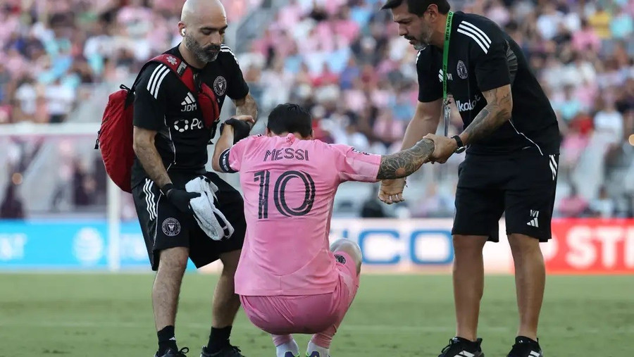 Messi được dự phải nghỉ thi đấu ít nhất 2 tuần.