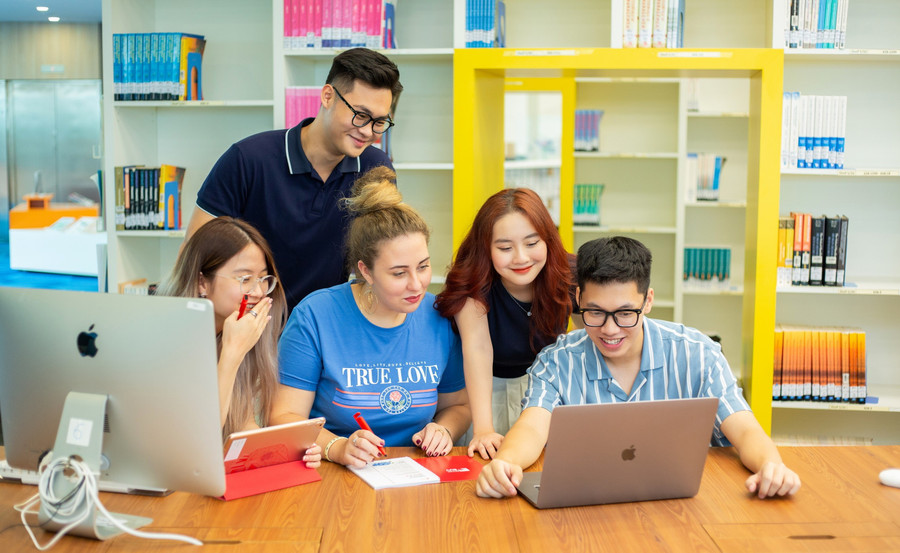 Sinh viên Trường Đại học Anh Quốc Việt Nam. Ảnh: NTCC