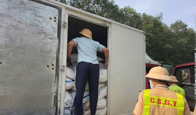 Liên tiếp phát hiện các vụ vận chuyển đường nhập lậu ở Quảng Trị