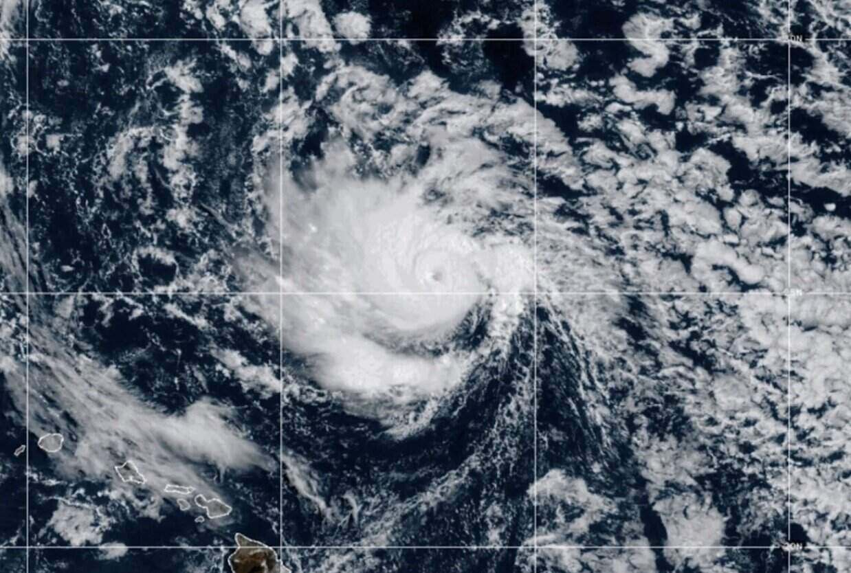 Bão Henriette mạnh lên thành cuồng phong ngày 10.8. Ảnh: NOAA