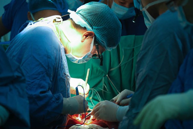 Kỳ tích lần đầu Việt Nam ghép thành công đồng thời tim - phổi cho người bệnh suy đa tạng