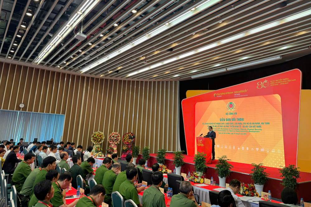 Quang cảnh buổi diễn đan