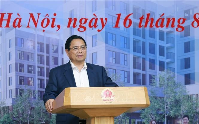 Thủ tướng Phạm Minh Chính chủ trì Hội nghị sơ kết việc thực hiện chỉ tiêu phát triển nhà ở xã hội 7 tháng đầu năm 2025. (Ảnh: Dương Giang/TTXVN)