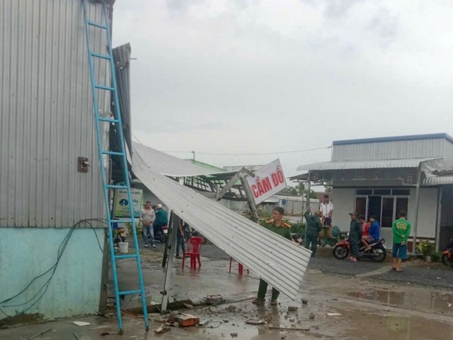 Nhanh chóng hỗ trợ người dân khắc phục thiệt hại do mưa dông, lốc xoáy