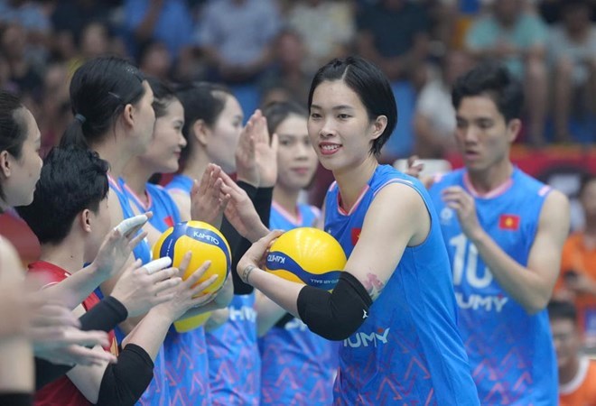 Đội tuyển bóng chuyền nữ Việt Nam sang Thái Lan vào sáng 20.8
