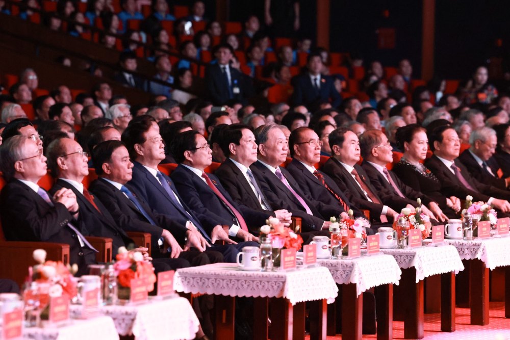 Các lãnh đạo, nguyên lãnh đạo Đảng, Nhà nước dự lễ kỷ niệm. Ảnh: Hải Nguyễn