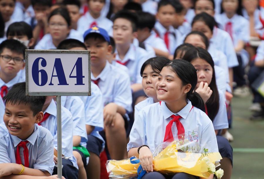 Chiều nay (19/8), Trường THCS Đống Đa (phường Kim Liên, TP Hà Nội) đã tổ chức đón hơn 700 học sinh Khối 6 tới trường. dsc07451-original.jpg