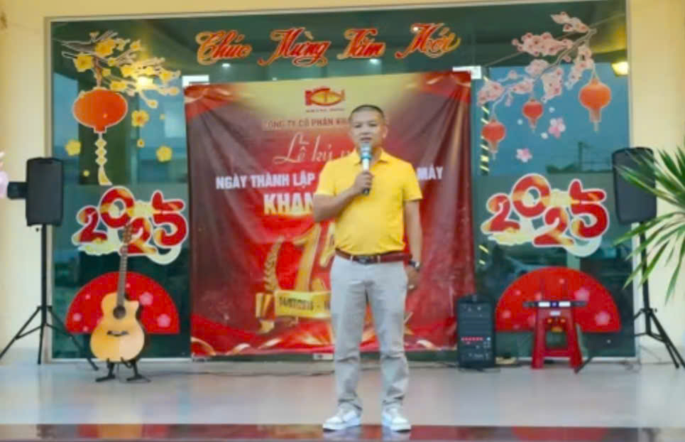 Đối tượng Phùng Anh Tuấn, tức Tuấn Khang Nông (48 tuổi)