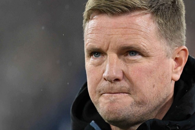 Eddie Howe rõ ràng không muốn câu chuyện của Isak rơi vào ngõ cụt.  Ảnh: AFP