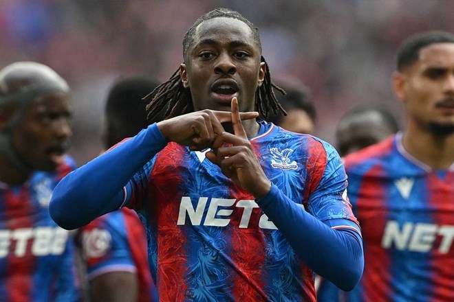 Arsenal tung đòn quyết định khiến Tottenham ngã ngựa ở thương vụ Eze