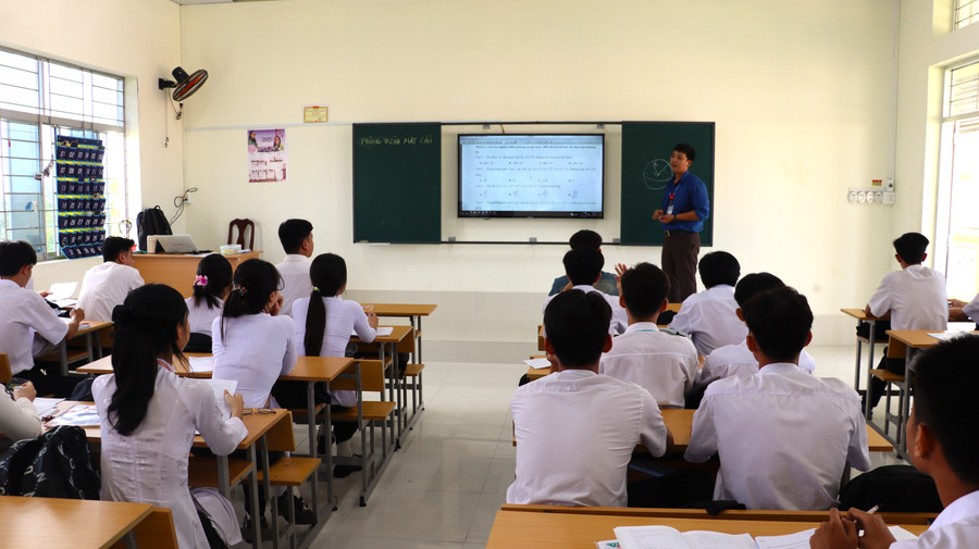 Một tiết học tại Trường THCS - THPT Tân Lộc (Cà Mau).