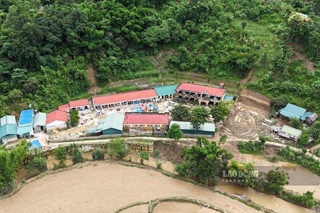 Vừa gượng dậy sau lũ, trường học ở Điện Biên lại đối mặt nguy cơ sạt lở