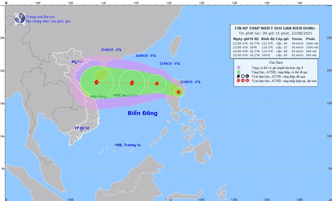Dự báo đường đi của áp thấp nhiệt đới áp sát Biển Đông, khả năng mạnh lên thành bão