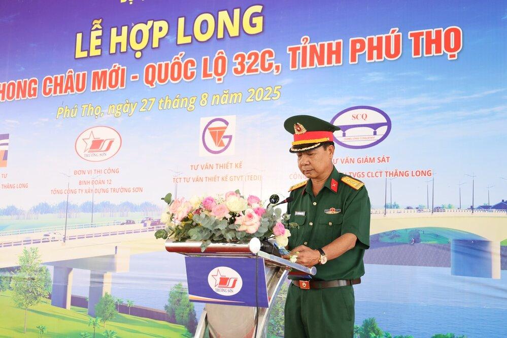 Đại tá Trần Ngọc Tuấn - Giám đốc Ban điều hành Trường Sơn 9 phát biểu tại buổi lễ. Ảnh: Kim Hương.