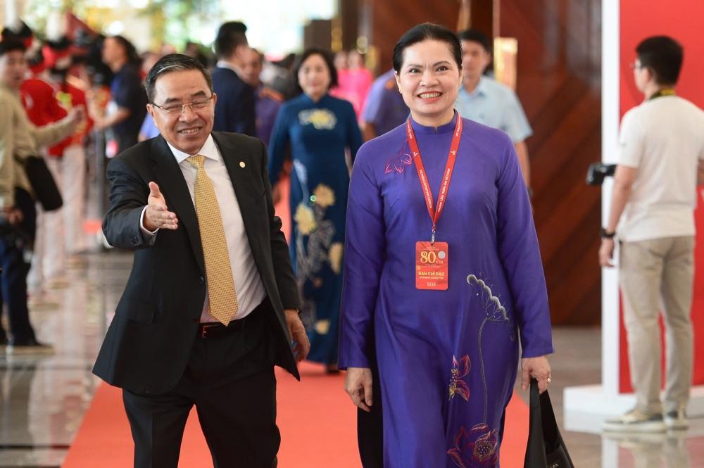 Ủy viên Trung ương Đảng, Phó Chủ tịch Uỷ ban Trung ương MTTQ Việt Nam Hà Thị Nga đến dự lễ khai mạc triển lãm. Ảnh: Phạm Đông