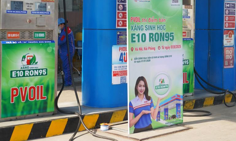 Một số nơi đã thí điểm bán xăng sinh học E10. Ảnh: Mai Dung.