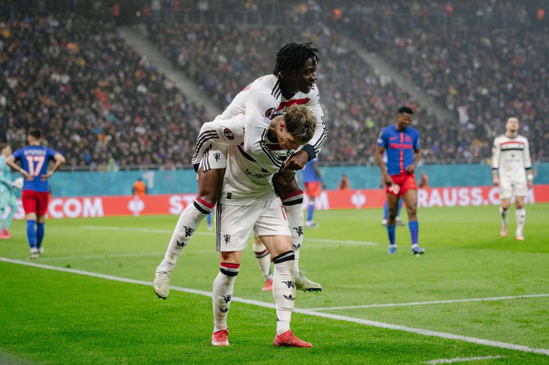 Bên cạnh Kobbie Mainoo, Garnacho từng được coi là tương lai của Man United.  Ảnh: AFP