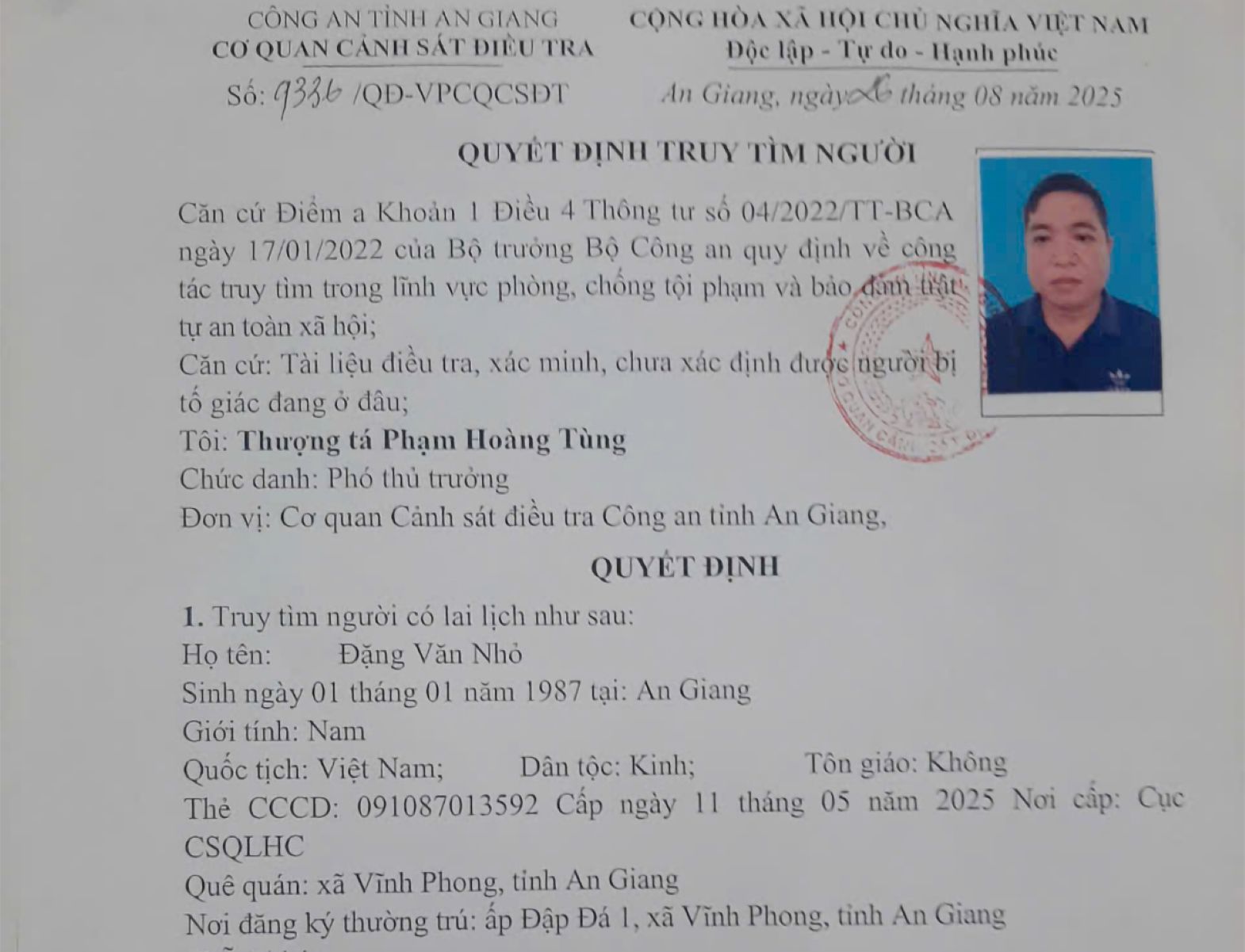 Quyết định truy tìm Đặng Văn Nhỏ. Ảnh: Vũ Tiến
