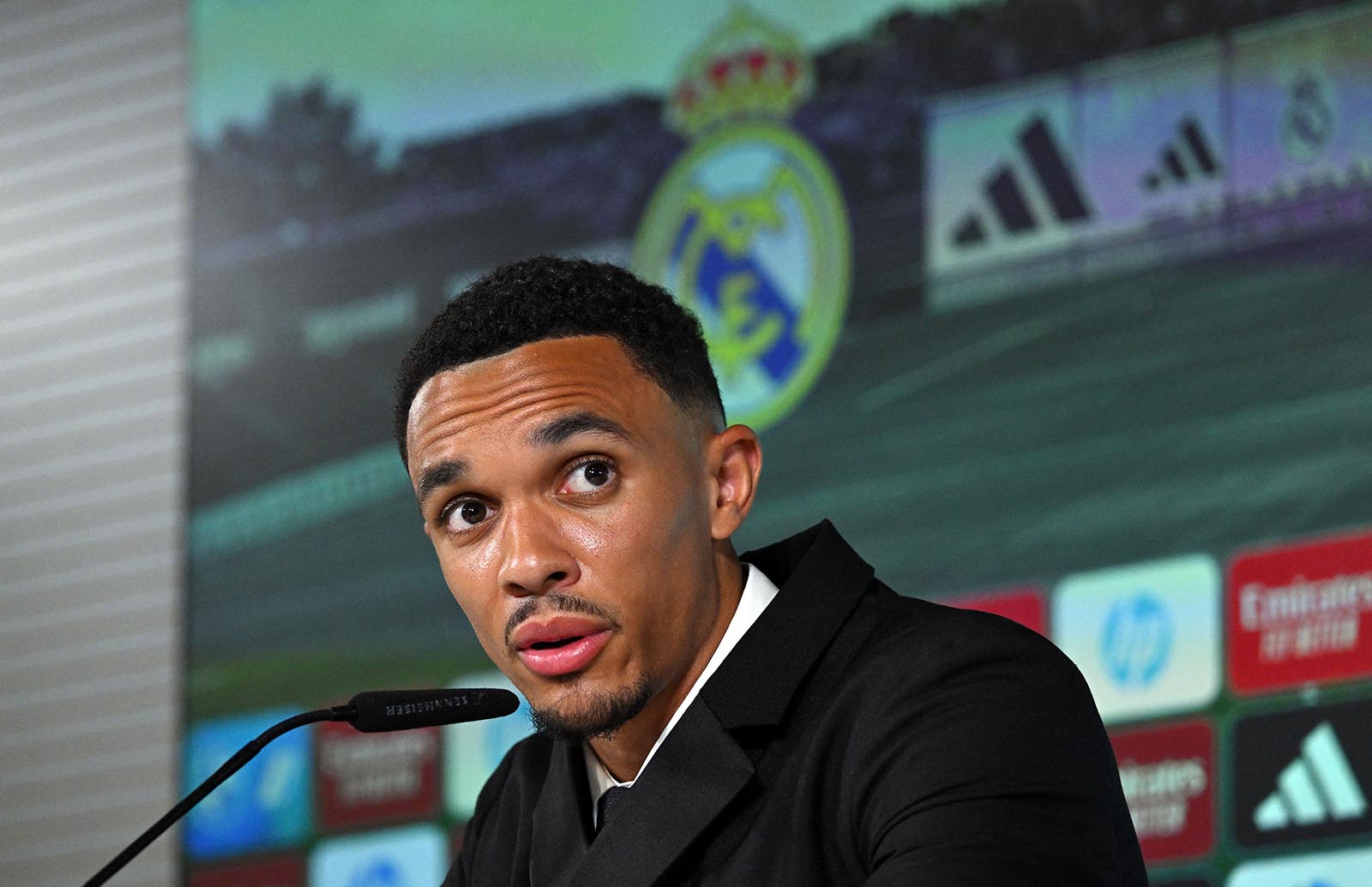Alexander-Arnold sẽ có cơ hội tái ngộ đội bóng cũ Liverpool. Ảnh: AFP