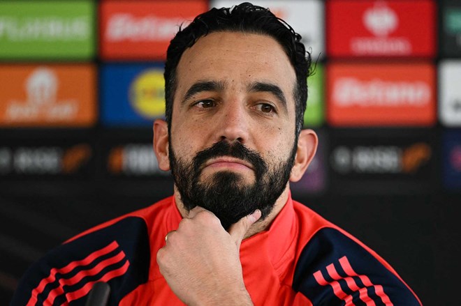 Bài toán 100 triệu bảng cho hàng tiền vệ vào năm 2026 của Man United