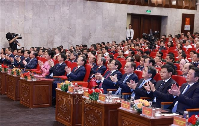 Thủ tướng Phạm Minh Chính và các đại biểu tham dự Lễ kỷ niệm 80 năm Ngày thành lập Đài Tiếng nói Việt Nam. (Ảnh: Dương Giang/TTXVN)