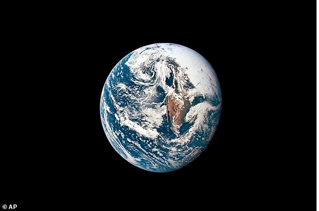 Nhà nghiên cứu Robert Endres cho biết sự hình thành các tế bào phức tạp hàng tỷ năm trước sẽ rất khó xảy ra nếu không có sự hỗ trợ để khởi động quá trình này. su-song-tren-trai-dat-co-the-do-nguoi-ngoai-hanh-tinh-thiet-ke-2.jpg