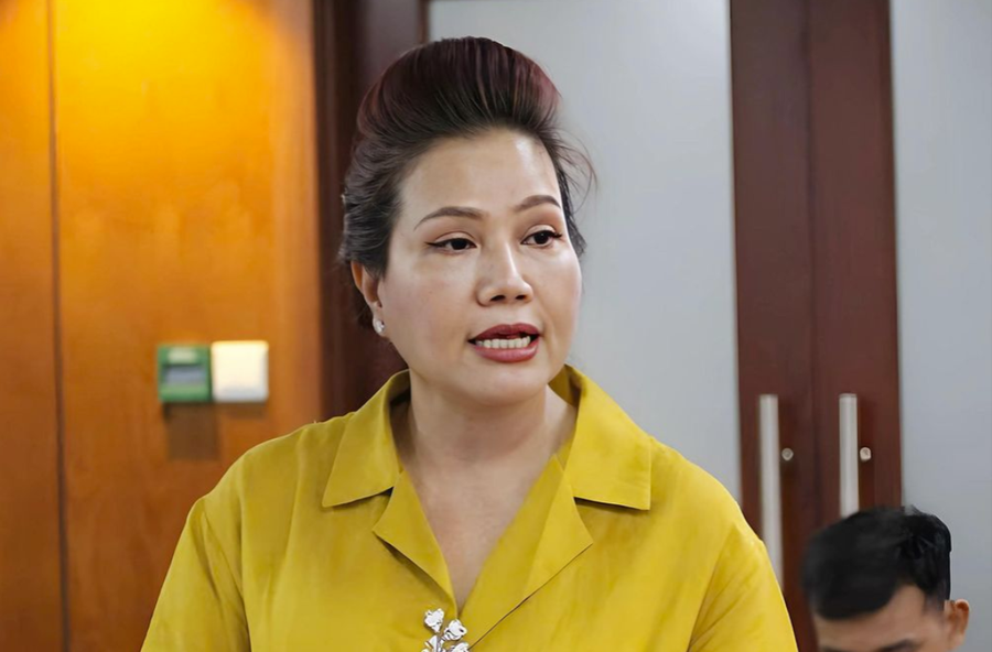 Bà Lê Thúy Hằng tại cuộc họp báo ngày 16/5/2024. vu-an-tai-cong-ty-vang-sjc-hang-chuc-ti-dong-bi-chiem-doat-1.png