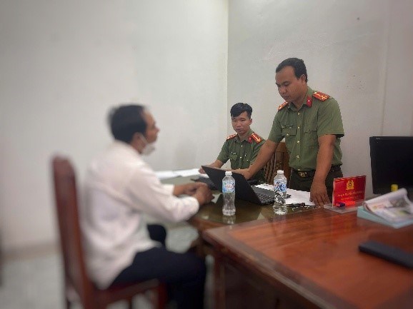 Công an Vĩnh Long mời làm việc đối tượng chia sẻ thông tin sai sự thật trên mạng xã hội