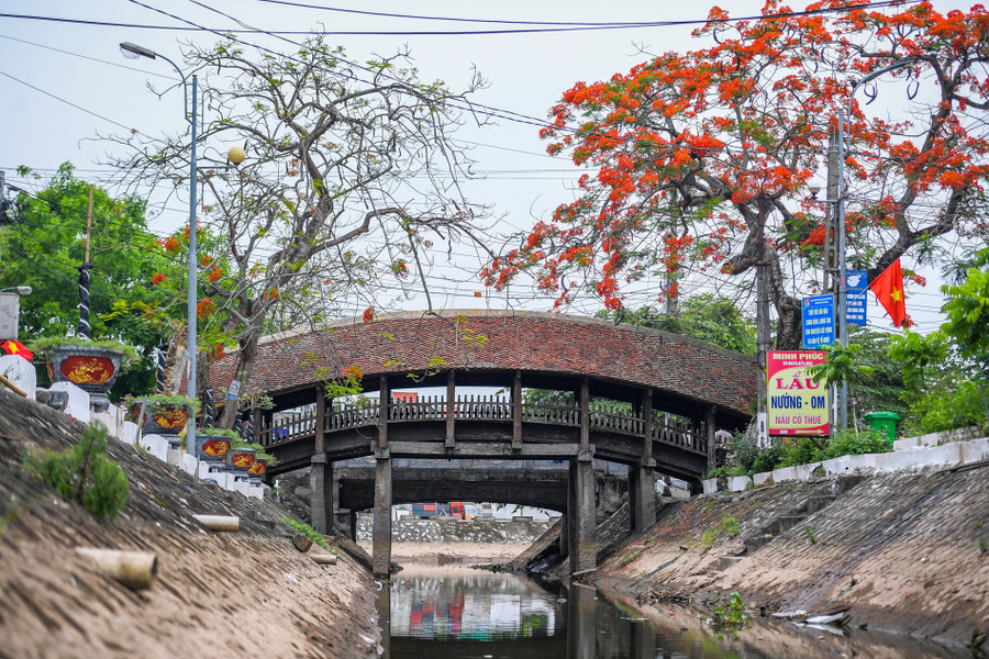 cau-ngoi-cho-luong-hoai-niem-lang-viet-3.jpg