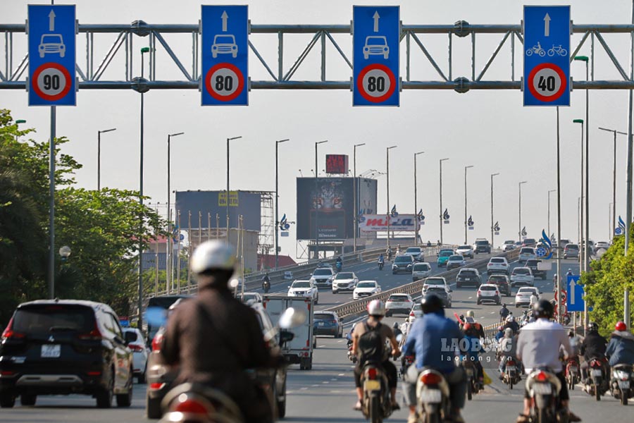 Giá long môn đã hoàn thành sau nhiều ngày thi công.
