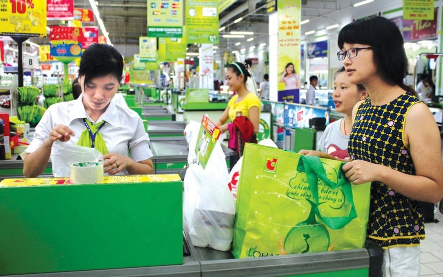 Nhiều chuỗi bán lẻ đã từng bước xanh hóa quy trình phân phối. Ảnh: INT
