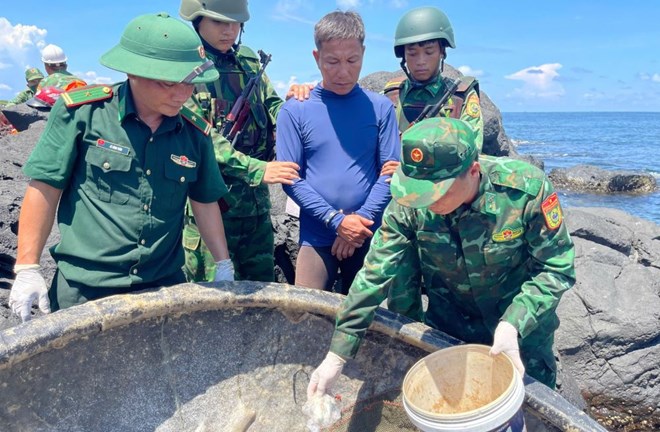 Dùng thuốc nổ để đánh cá ở đặc khu Cồn Cỏ, 3 người bị khởi tố