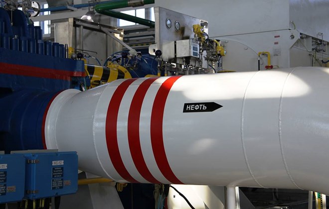 Khách hàng ruột tìm cách cứu huyết mạch dầu Nga trước sức ép của EU