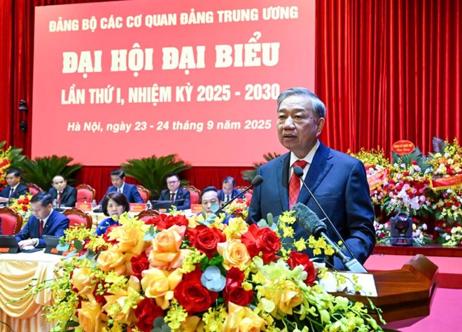 Tổng Bí thư: Mọi công tác tham mưu phải xuất phát từ thực tiễn, nguyện vọng của nhân dân