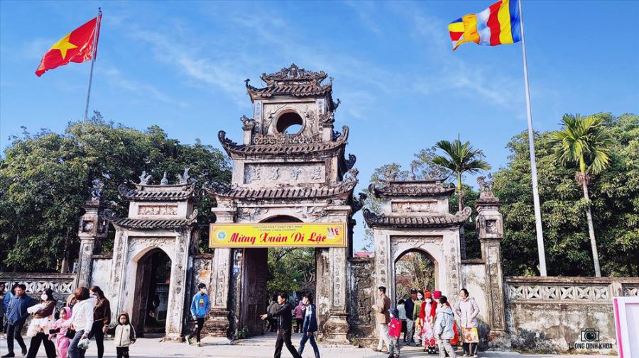 Chùa Chuông - Phố Hiến đệ nhất danh lam. Ảnh: Lương Đình Khoa