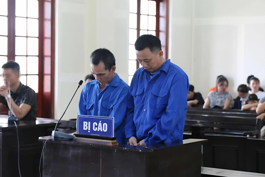 Bị cáo Trần Hải (trái) và Lưu Xuân Tâm tại phiên tòa sơ thẩm.
