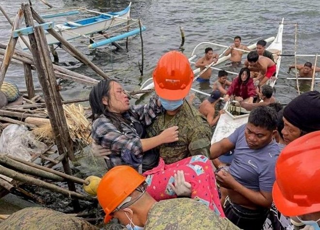 Trung Quốc chuẩn bị hứng mưa lớn, gió dữ dội từ bão số 10 Bualoi