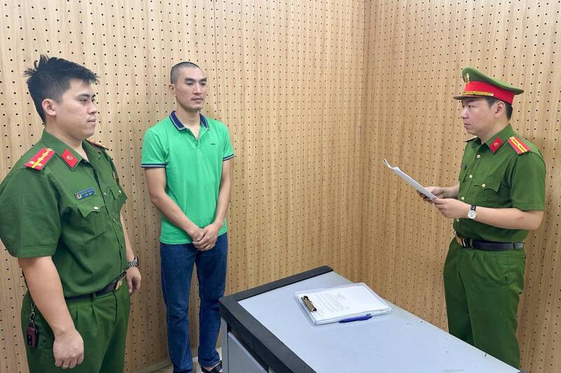 Cơ quan Công an khởi tố bị can, bắt tạm giam đối với Nguyễn Anh Thế về tội lừa đảo chiếm đoạt tài sản. Ảnh: Công an tỉnh Sơn La