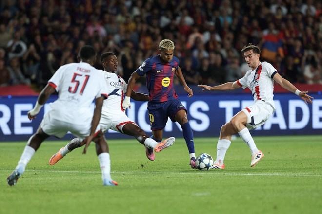 Barcelona thua ngược PSG trên sân nhà