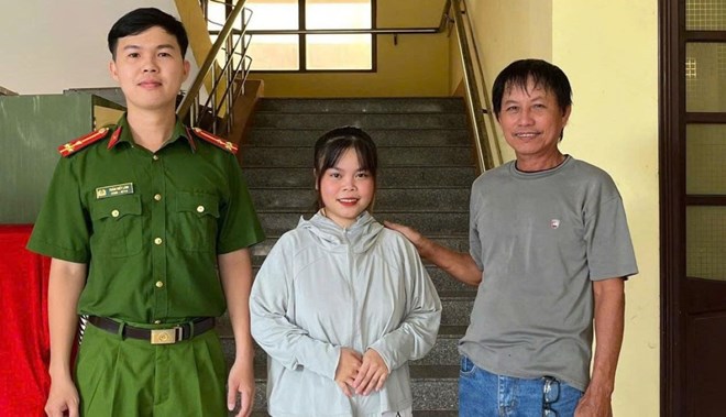 Cô gái báo công an khi tài khoản bất ngờ nhận tiền chuyển khoản từ người lạ