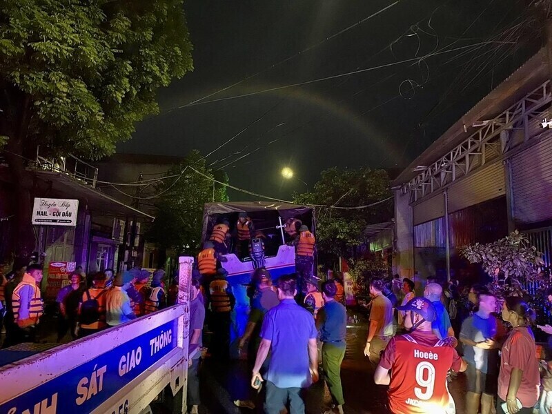 Xuồng máy, cano đang được tăng cường. Ảnh: Công an tỉnh Lạng Sơn