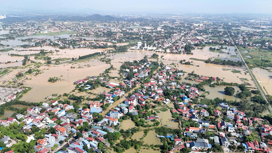 Hàng nghìn căn nhà ở xã Trung Giã, TP Hà Nội bị ngập.